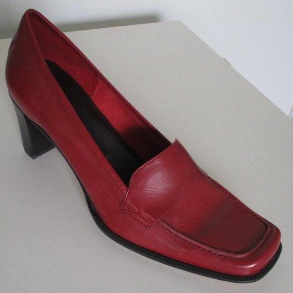 Etienne Aigner "Archer" Womens Red Leather 2.5" Stacked Heel Loafer NWOB - 7.5M - Picture 1 of 9
